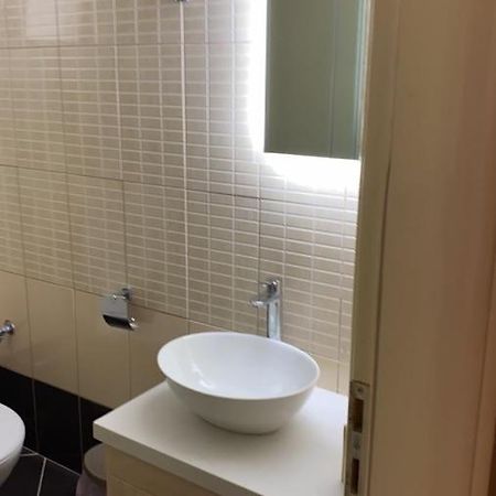 Theasis Apartment Pera Gyalos Ngoại thất bức ảnh