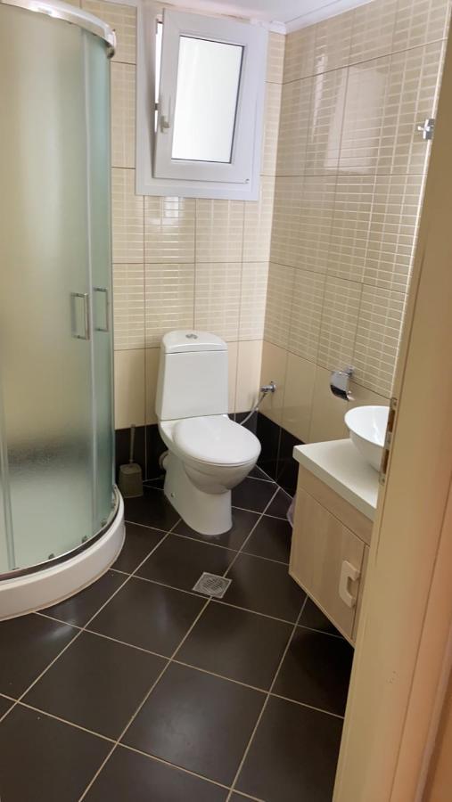 Theasis Apartment Pera Gyalos Ngoại thất bức ảnh